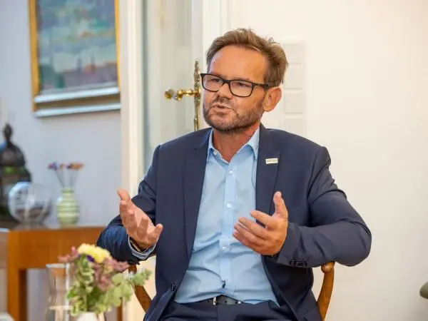 Expertendiskussion „Recht auf Gesundheit“ mit Obmann Holzinger Expertendiskussion „Recht auf Gesundheit“ mit Obmann Holzinger